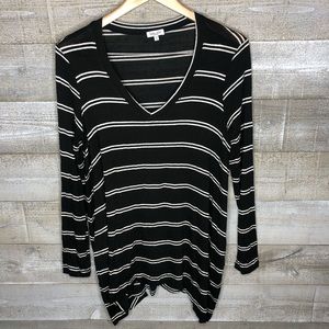 Splendid black white striped v neck tunic shirt